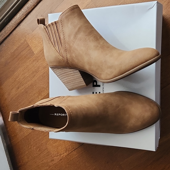 New Ankle Boots - Picture 2 of 5